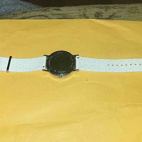 Women’s Fossil Watch - Picture 3 of 5